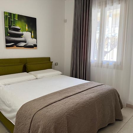 De Luxe Apartments Eden ซีร์มิโอเน ภายนอก รูปภาพ