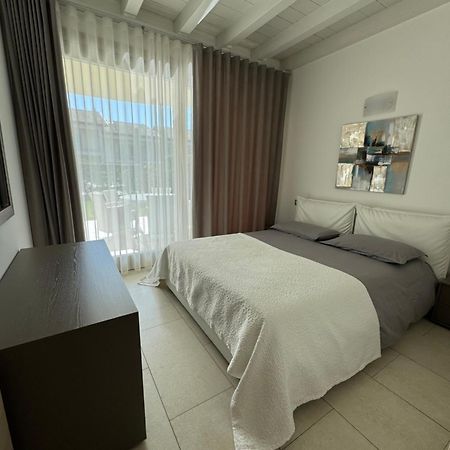De Luxe Apartments Eden ซีร์มิโอเน ภายนอก รูปภาพ