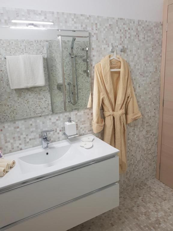 De Luxe Apartments Eden ซีร์มิโอเน ภายนอก รูปภาพ